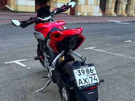 2015 MV Agusta Rivale 800, красный, 700000 рублей, вид 4