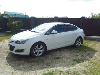 2013 Opel Astra J Рестайлинг, белый, 950000 рублей, вид 2