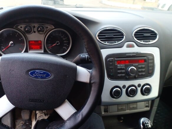 2010 Ford Focus II Рестайлинг, чёрный, 530000 рублей - вид 6