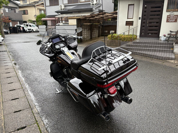 2023 Harley-Davidson CVO Road Glide Limited, пурпурный, 3635000 рублей - вид 3