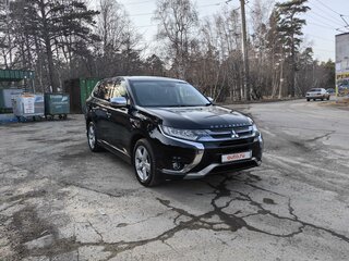 2015 Mitsubishi Outlander PHEV III Рестайлинг 2, чёрный, 2000000 рублей, вид 1