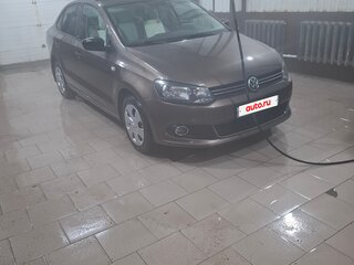 2014 Volkswagen Polo V, коричневый, 900000 рублей, вид 2