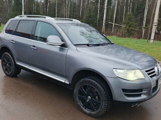 2008 Volkswagen Touareg I Рестайлинг, серебристый, 850000 рублей, вид 1