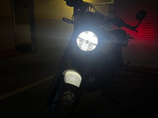 2025 Royal Enfield Guerrilla 450, белый, 540000 рублей, вид 2