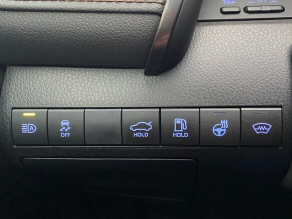 2019 Toyota Camry VIII (XV70), чёрный, 3150000 рублей - вид 9