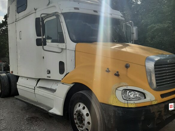 2002 Freightliner Columbia, белый, 950000 рублей - вид 4