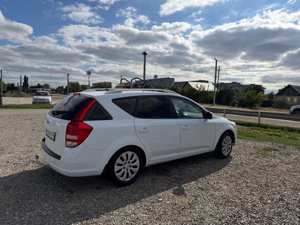 2012 Kia Ceed I Рестайлинг, белый, 700000 рублей - вид 5