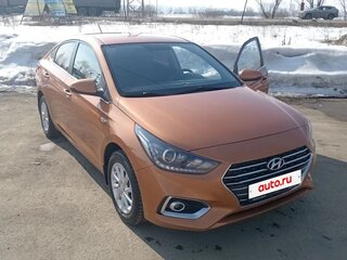 2018 Hyundai Solaris II, оранжевый, 1450000 рублей, вид 3