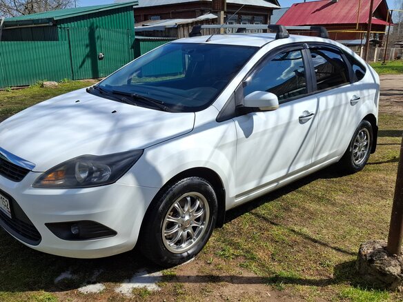 2010 Ford Focus II Рестайлинг, белый, 500000 рублей