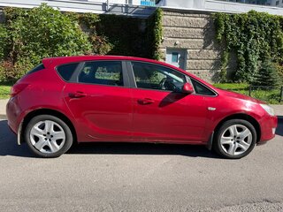 2011 Opel Astra J, красный, 555000 рублей, вид 2