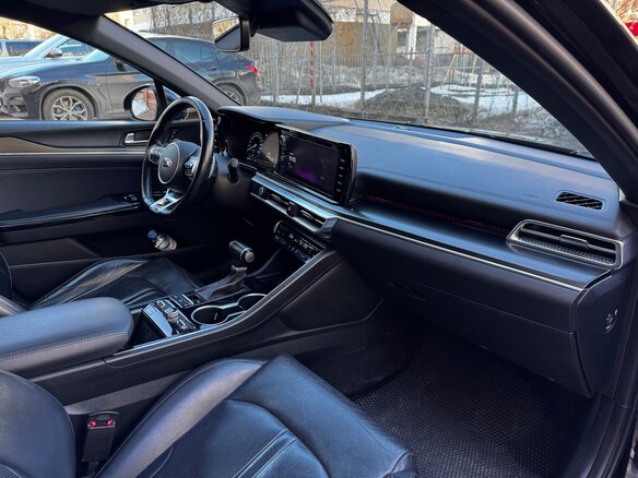 2021 Kia K5 III, чёрный, 2860000 рублей - вид 8