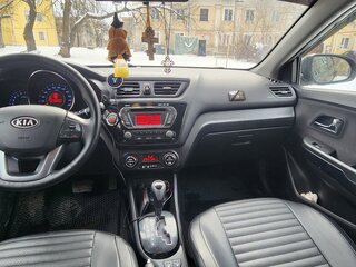 2012 Kia Rio 4-speed III, чёрный, 830000 рублей, вид 5