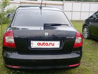 2013 Skoda Octavia II (A5) Рестайлинг, чёрный, 590000 рублей, вид 2