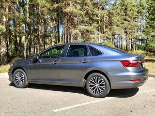 2021 Volkswagen Jetta VII, серый, 1294799 рублей, вид 3