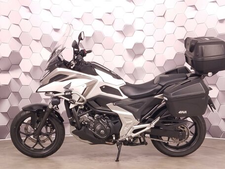 2021 Honda NC 750X, белый, 949000 рублей, вид 4