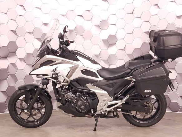 2021 Honda NC 750X, белый - вид 3