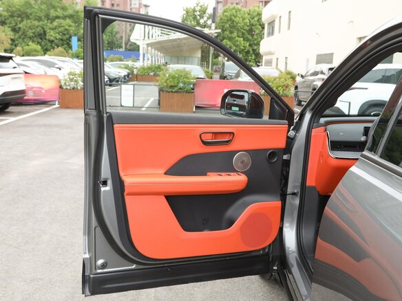2026 Toyota bZ3X 58.3 kWh, серебристый, 3013000 рублей - вид 21