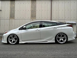 2022 Toyota Prius IV Рестайлинг (XW50), белый, 1368027 рублей, вид 3