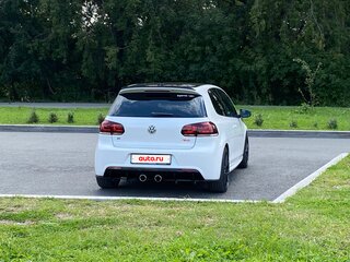 2012 Volkswagen Golf R VI, белый, 1650000 рублей, вид 2