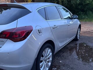 2010 Opel Astra J, серебристый, 550000 рублей, вид 4