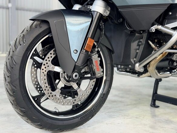2025 BMW R 1300 RT, чёрный - вид 9