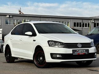 2016 Volkswagen Polo V Рестайлинг, белый, 899000 рублей, вид 2