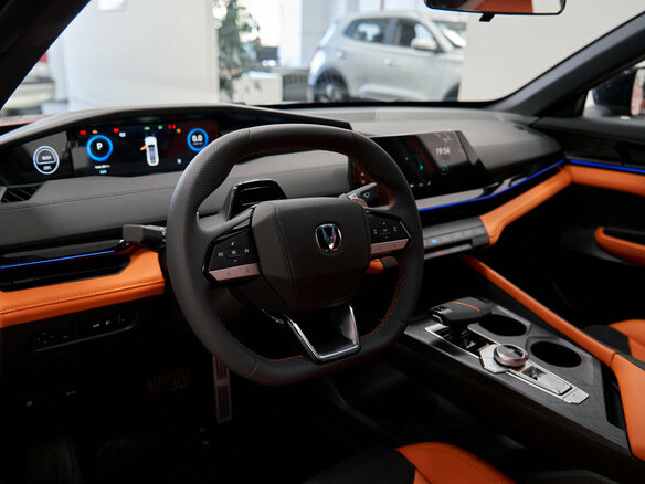 2024 Changan UNI-V I, красный, 3209900 рублей - вид 11