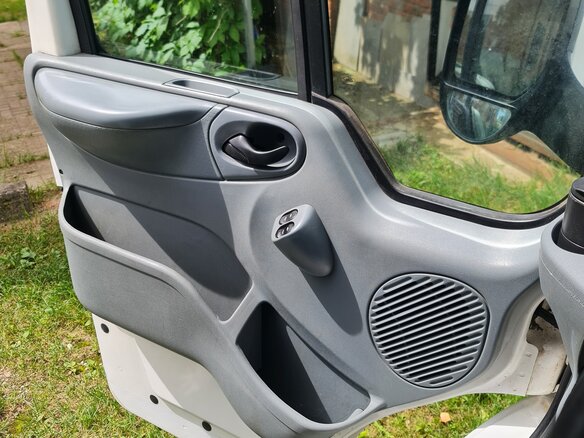 2010 Ford Transit, белый, 1050000 рублей - вид 5