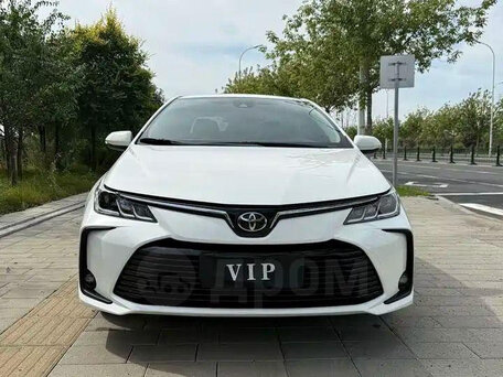 2022 Toyota Corolla XII (E210), белый, 1580000 рублей, вид 2
