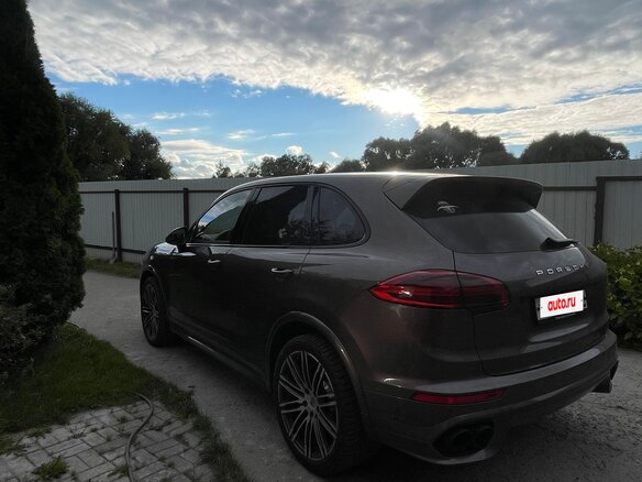2016 Porsche Cayenne S II Рестайлинг (958), коричневый, 6200000 рублей - вид 6
