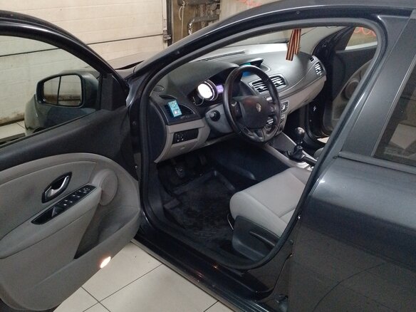 2010 Renault Megane III, чёрный, 900000 рублей - вид 11