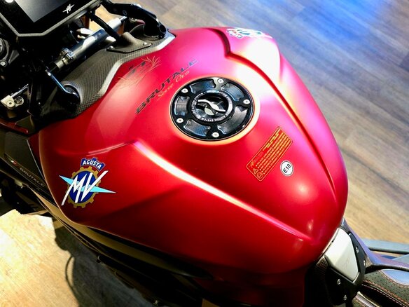 2019 MV Agusta Brutale 1000, красный, 3290000 рублей - вид 18