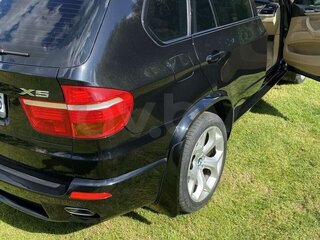 2009 BMW X5 4.8i II (E70), чёрный, 1291753 рублей, вид 3