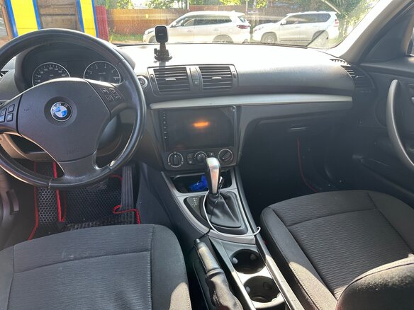 2008 BMW 1 серии 116i I (E81/E82/E87/E88) Рестайлинг, красный, 570000 рублей - вид 9