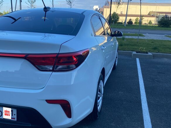 2019 Kia Rio IV, белый, 1060000 рублей - вид 3