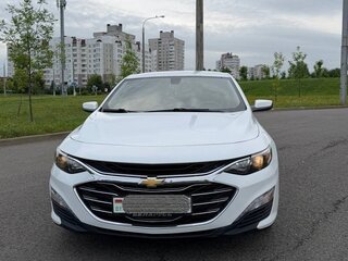 2021 Chevrolet Malibu IX Рестайлинг, белый, 1281469 рублей, вид 3