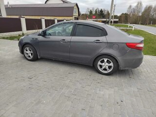 2013 Kia Rio 5-speed III, серый, 510000 рублей, вид 4