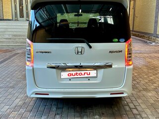 2014 Honda Stepwgn Spada IV Рестайлинг, белый, 700000 рублей, вид 3