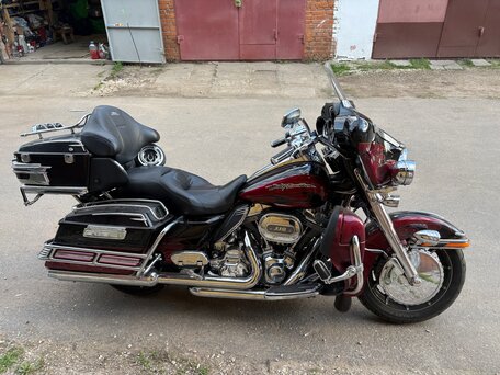 2011 Harley-Davidson Electra Glide, красный, 1080000 рублей, вид 1