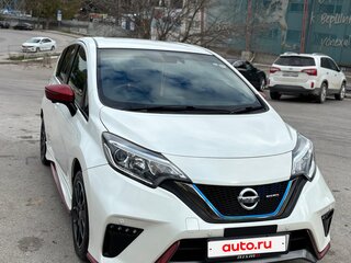 2017 Nissan Note Nismo e-Power II Рестайлинг, белый, 1480000 рублей, вид 1