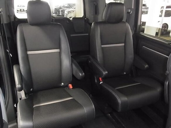 2019 Honda Stepwgn Spada V Рестайлинг, синий, 1700000 рублей - вид 8