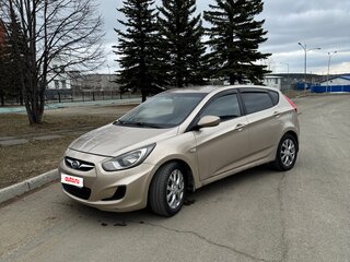 2011 Hyundai Solaris I, бежевый, 750000 рублей, вид 2