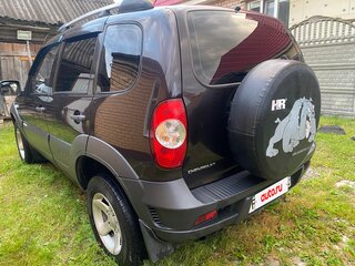 2013 Chevrolet Niva I Рестайлинг, коричневый, 480000 рублей, вид 3