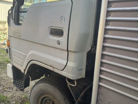 1995 Toyota Dyna, белый, 500000 рублей, вид 3