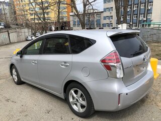 2018 Toyota Prius Alpha I (ZVW40/41) Рестайлинг, серебристый, 2080000 рублей, вид 4