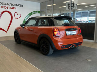 2019 Mini Hatch Cooper S III (F55/F56) Рестайлинг, оранжевый, 2800000 рублей, вид 4