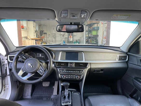 2019 Kia Optima IV Рестайлинг, белый, 1800000 рублей - вид 7