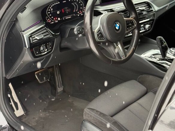 2020 BMW 5 серии 520d xDrive VII (G30/G31/G38) Рестайлинг, серый, 4300000 рублей - вид 7