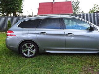 2017 Peugeot 308 II Рестайлинг, серебристый, 1366677 рублей, вид 3