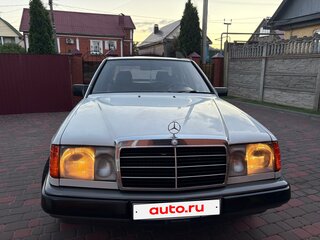 1987 Mercedes-Benz W124 230, белый, 480000 рублей, вид 2
